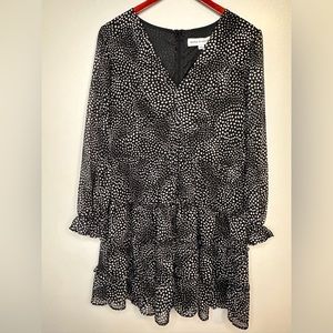 Emma and Michele Black Ruffle Tiered V-Neck Long Sleeve Dress size 8